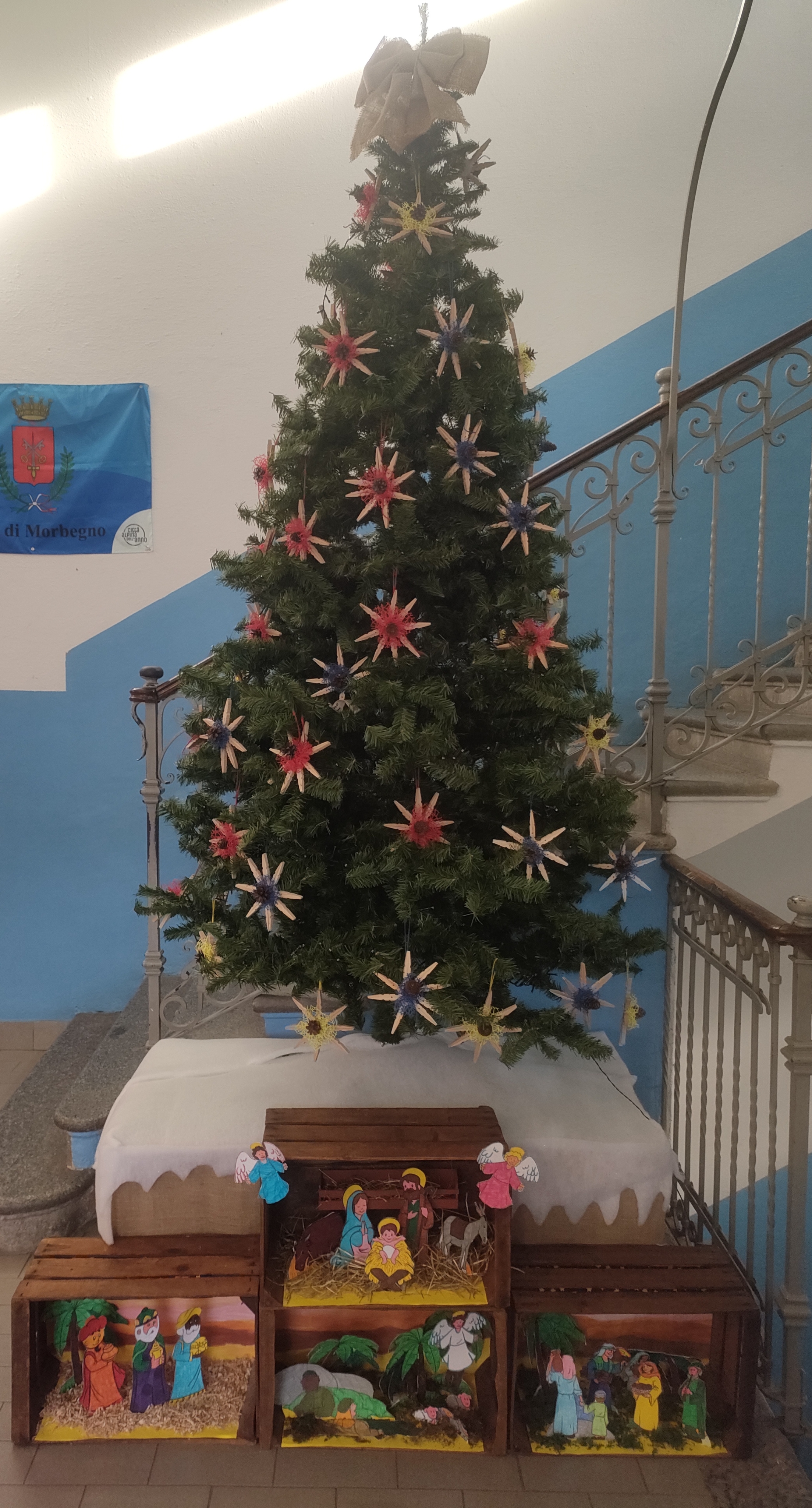 Albero Natale 2025 Plesso Spini.jpg